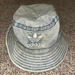 Adidas bucket hat